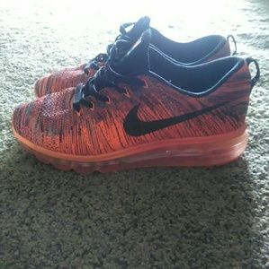 Nike Flyknit Max